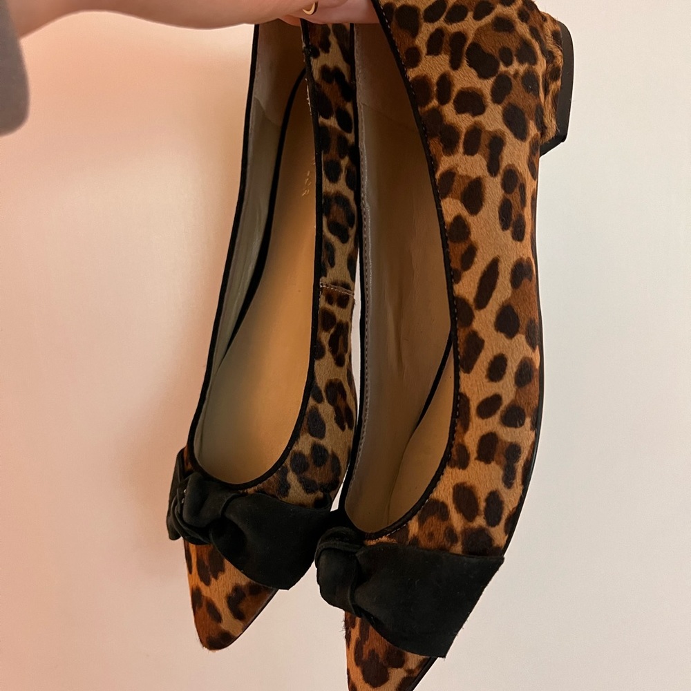 Ann Taylor leopard calf hair flats w black bow, 7